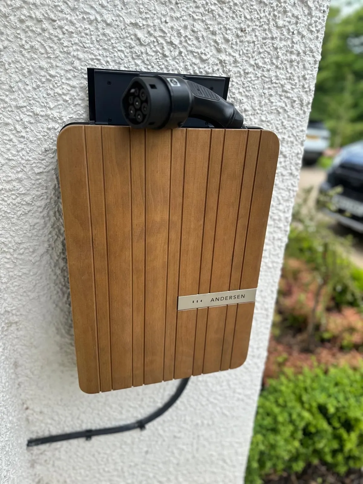 Additional wood-effect Andersen charger evidence
